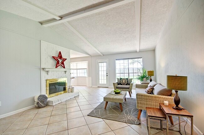 Building Photo - 609 Mary Ann Dr