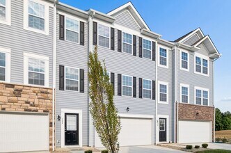 Building Photo - 119 Red Willow Dr