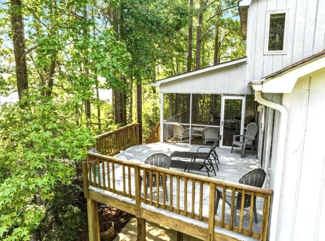 Building Photo - Waterfront Home 50' Dock Protected Inlet- 3BR/2BA 90 Day Lease