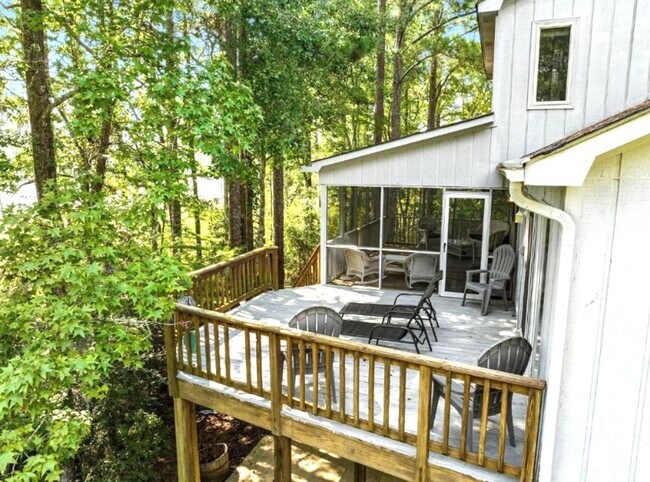 Building Photo - Waterfront Home Private 50' Dock on Protec...
