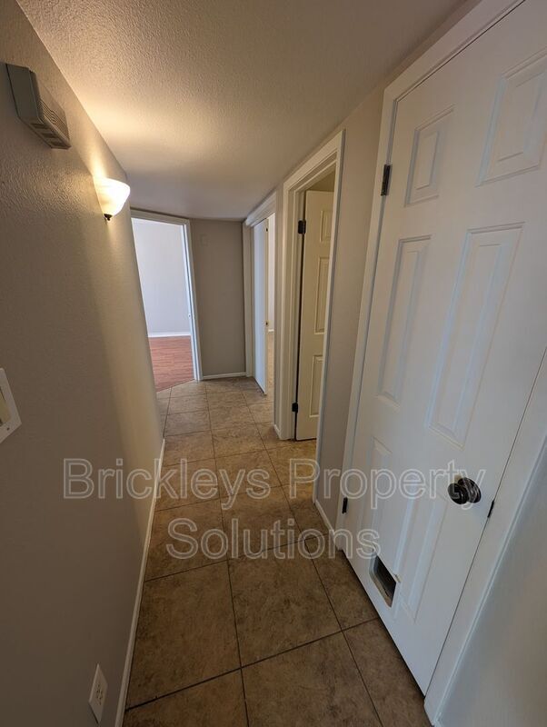 Building Photo - 2431 W Plata Ave