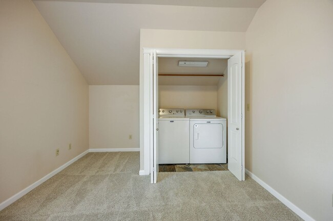 Building Photo - Peaceful 2-bedroom 1-bath Cottage with Deck, Privacy, and Scenic Views! $200 Utility fee pays for...