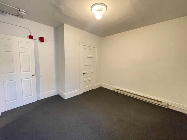 Building Photo - 459 Beech St