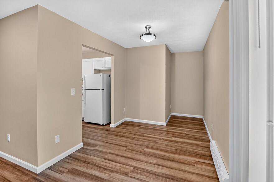 Building Photo - 5110 Pebblebrook Dr