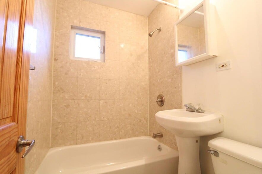 Building Photo - 2143 W Bowler St