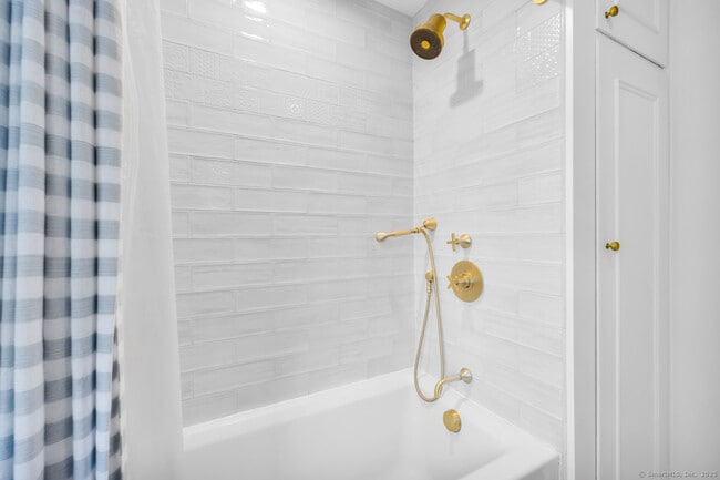 Building Photo - 53 Noroton Ave