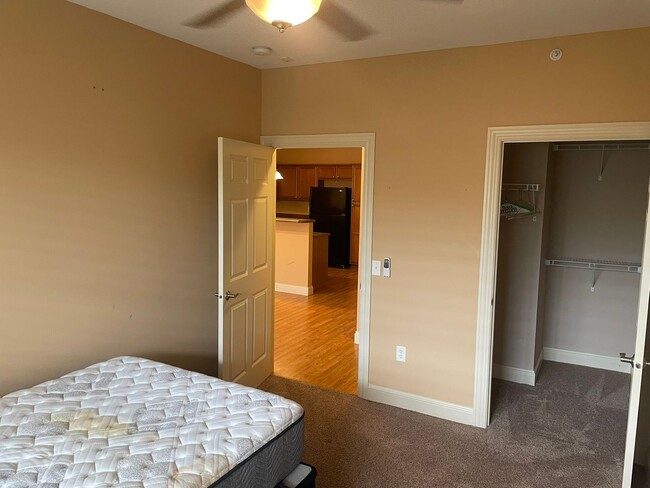 Building Photo - AVAILABLE NOW!!!  Beautiful 2 bedroom, 2 b...