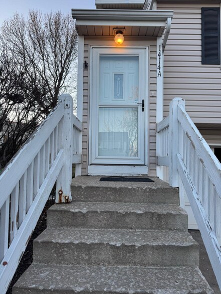 Building Photo - 1414 E Mart-Way Cir