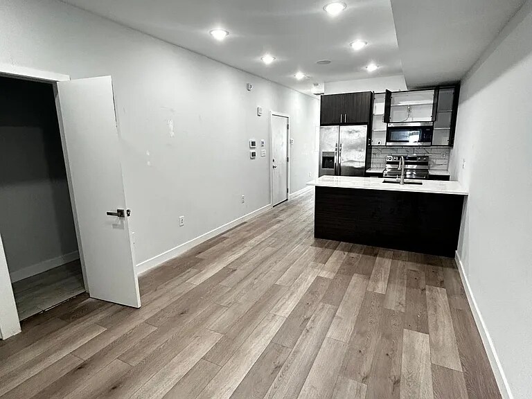 Building Photo - 2218 N Marshall St