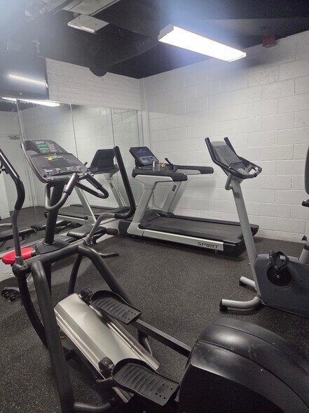 Building Photo - 3100 N Lake Shore Dr