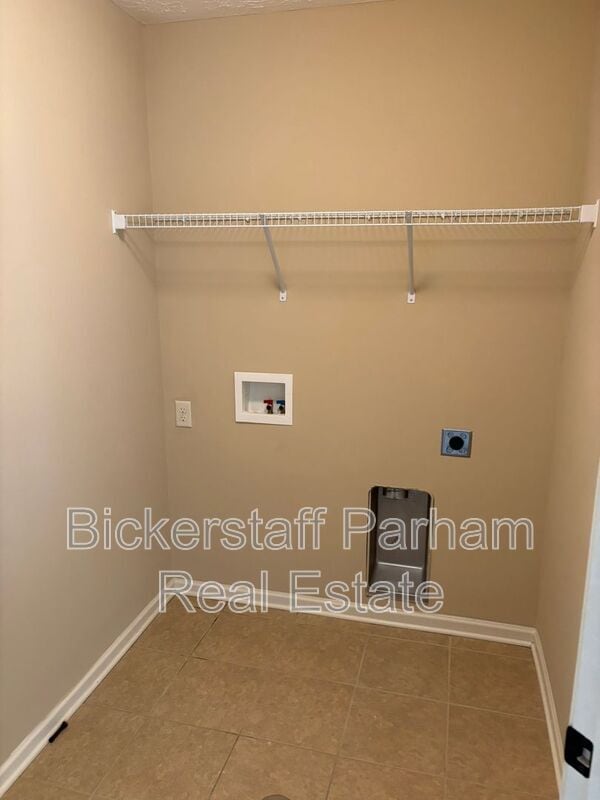 Building Photo - 5982 Ivy Ridge Dr