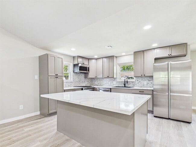 Building Photo - 135 Highland Terrace Dr
