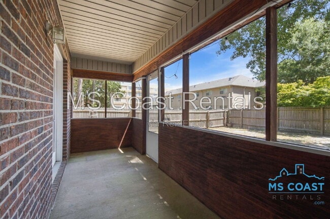 Building Photo - 398 Nelson Rd