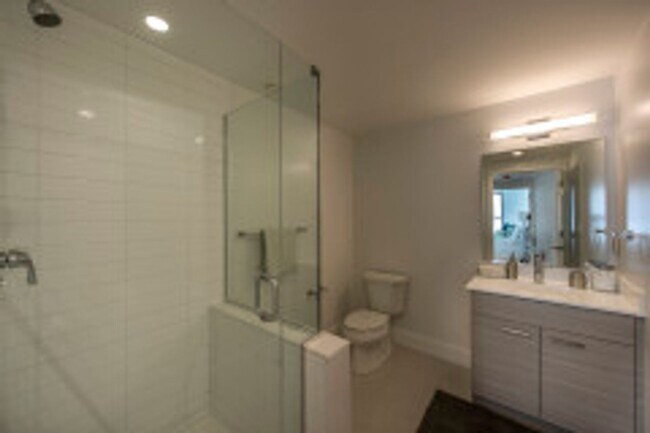 Building Photo - Stunning 2BR/2BA in Prime Allston Location!