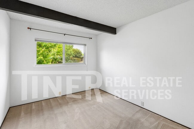 Building Photo - 4730 Clothier Way