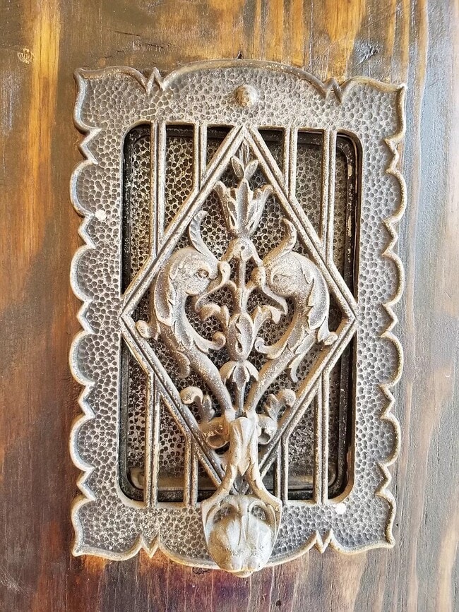 Building Photo - 819 10th St