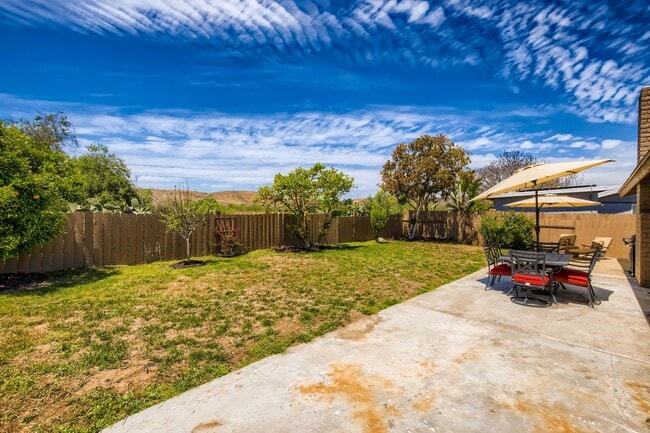 Building Photo - Impressive Oceanside Home For Rent
