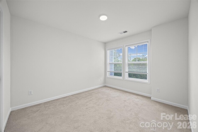 Building Photo - 1093 Chicory Trce
