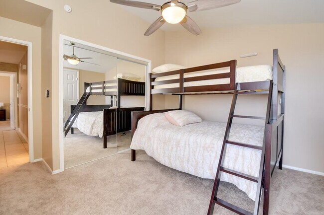 Building Photo - 16233 E Rosetta Dr