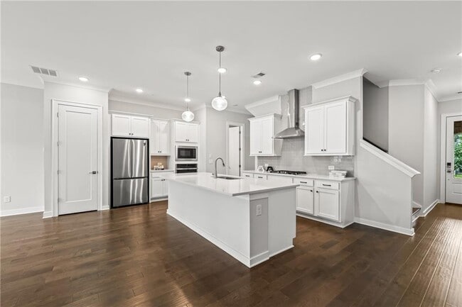 Building Photo - 240 Walker Ave