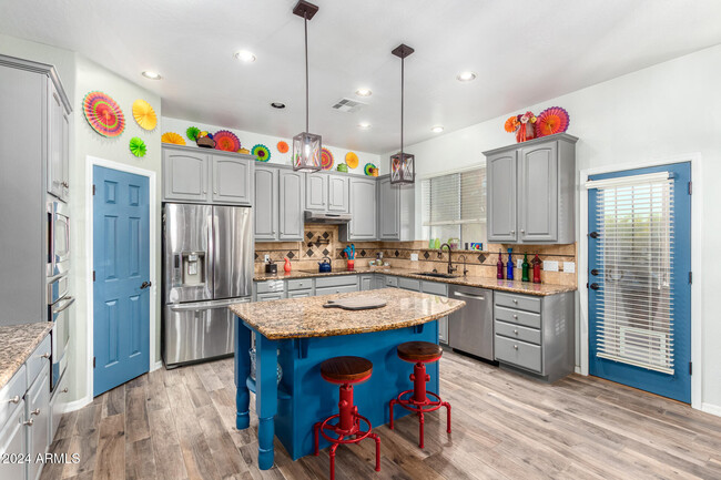 Building Photo - 20475 E Palomino Dr