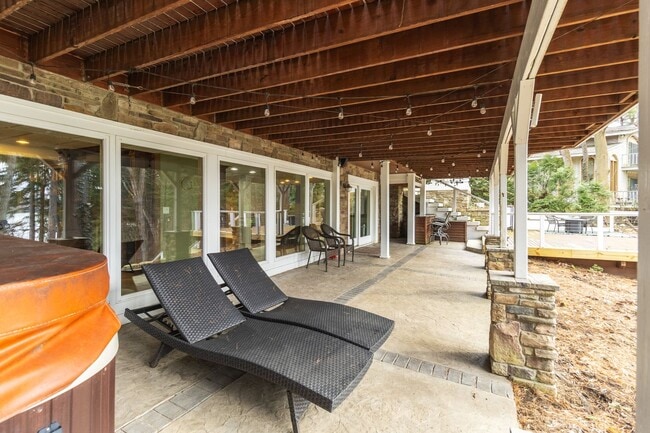 Building Photo - Stunning 5-Bed, 4.5-Bath Custom Home on Du...