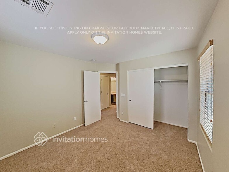 Building Photo - 944 S Sabino Dr