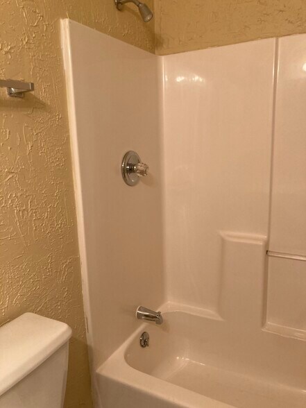 Bathroom - 629 Forest Lake Dr N