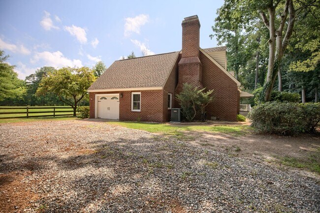 Building Photo - 4320 Providence Rd