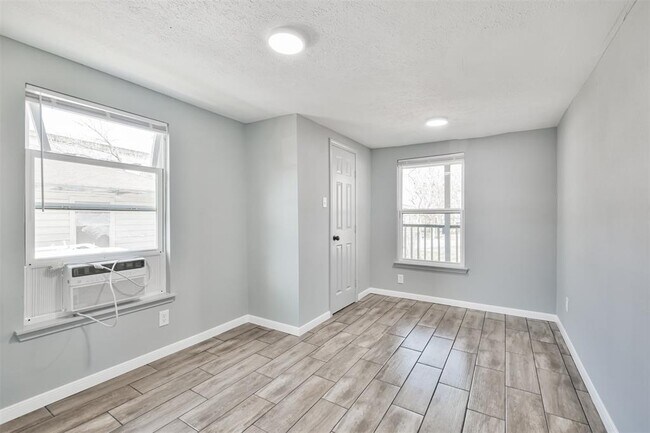 Building Photo - 822 Finesse Dr