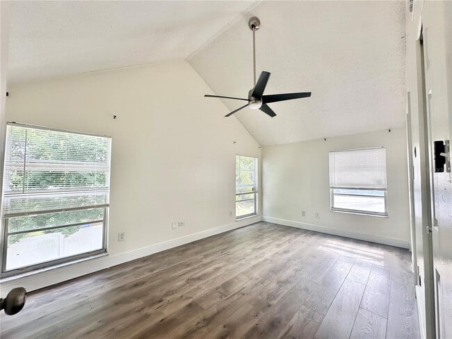 Building Photo - 122 S Bulova Dr