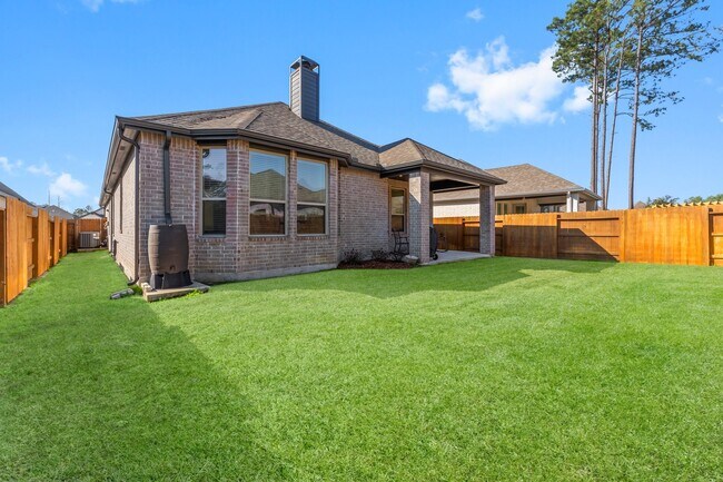 Building Photo - 15823 Bird of Paradise Dr