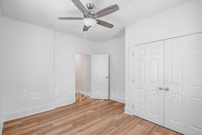 Building Photo - 613 W 39th St
