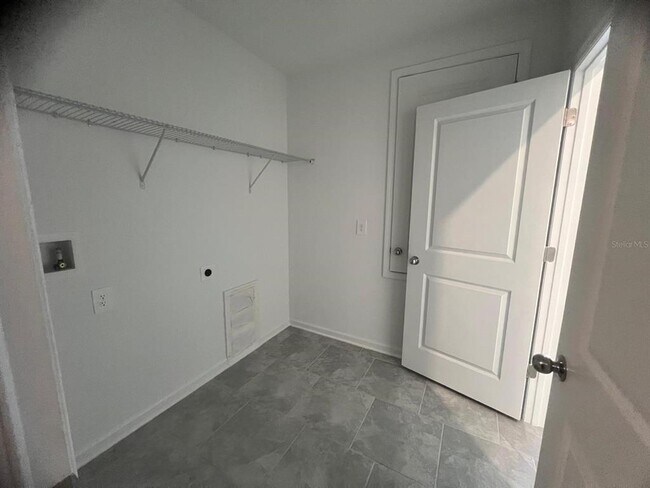Building Photo - 4964 Worchester Dr