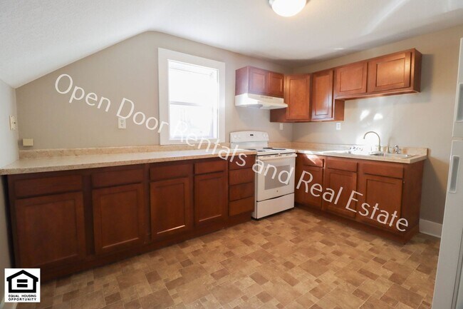 Building Photo - 1905 Hillside Ave