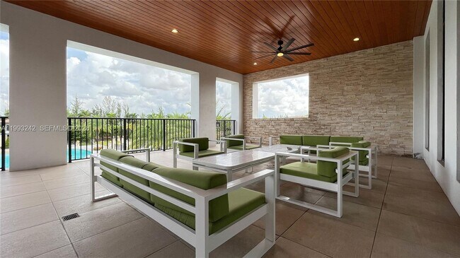 Building Photo - 10021 NW 87th Terrace