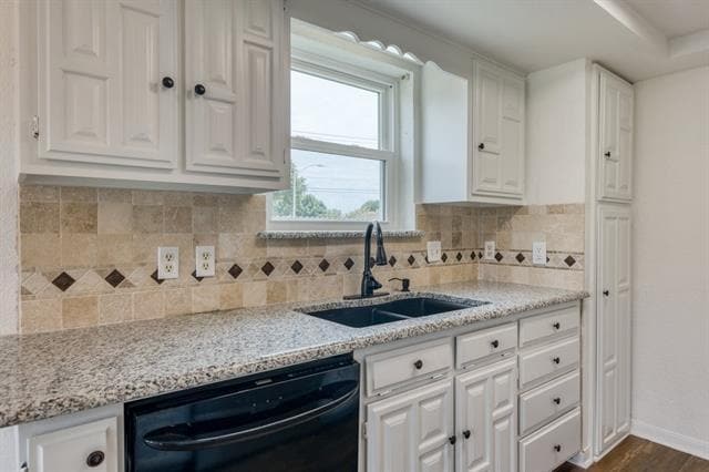 Building Photo - 1700 Willow Vale Dr