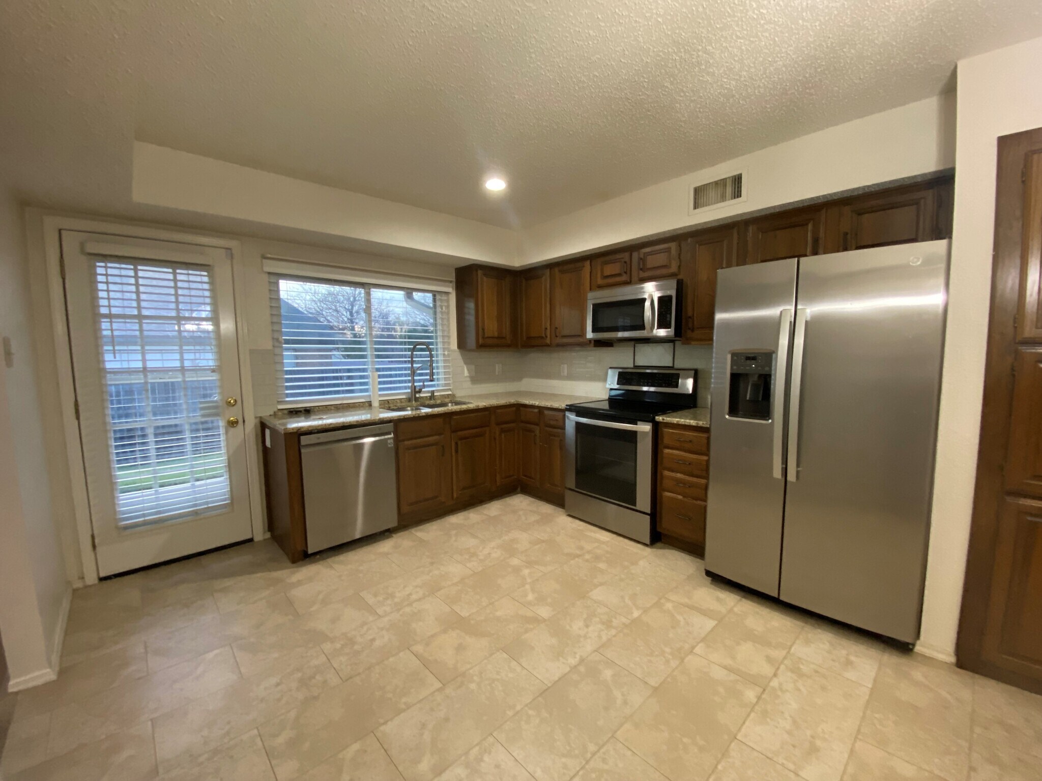 Kitchen - 3713 Glover Dr
