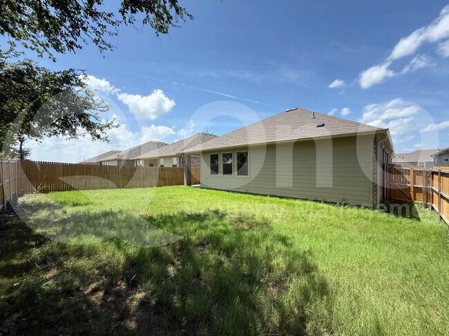 Building Photo - 936 Longleaf Ln