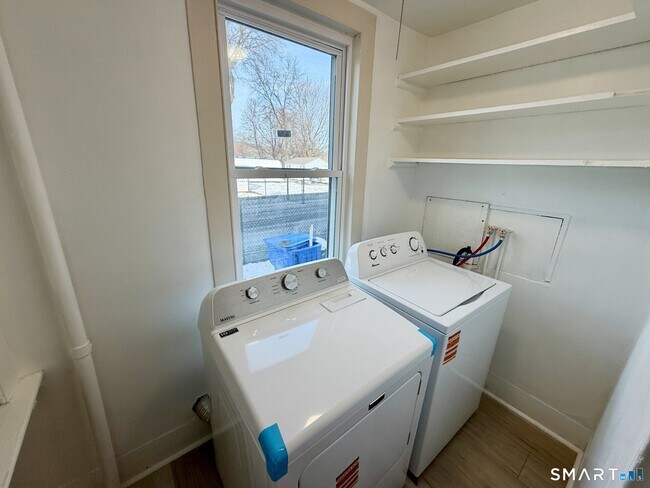 Building Photo - 10 Riverside Ave