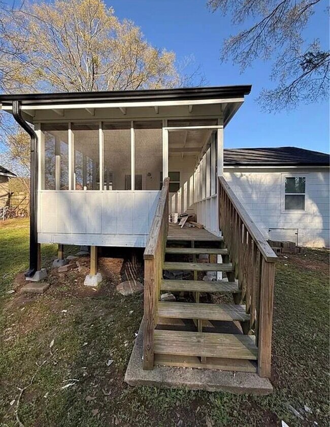Building Photo - 3145 Locke Dr SE