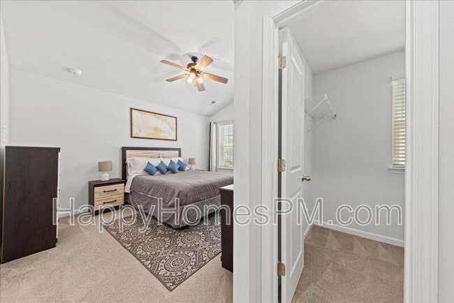 Building Photo - 4698 Palm View Cir