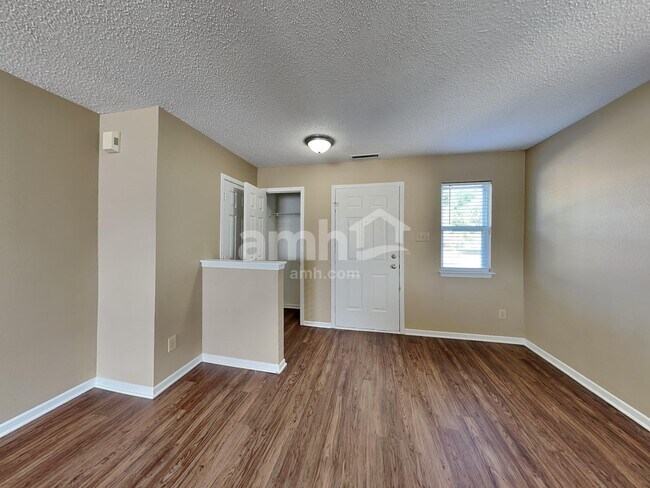 Building Photo - 14766 White Tail Run