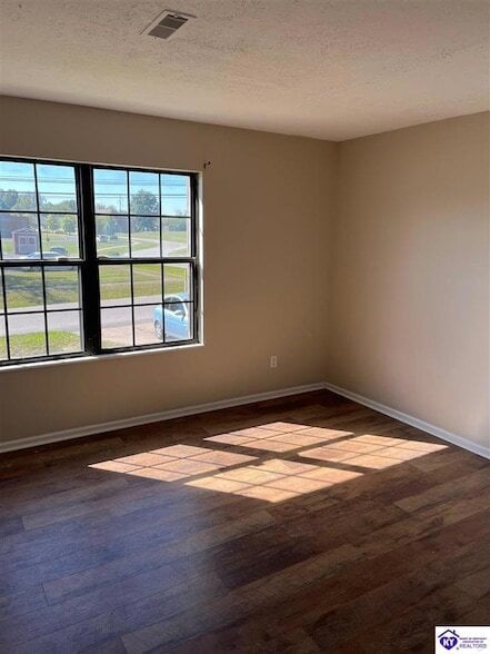 Building Photo - 1014A Windview Pl