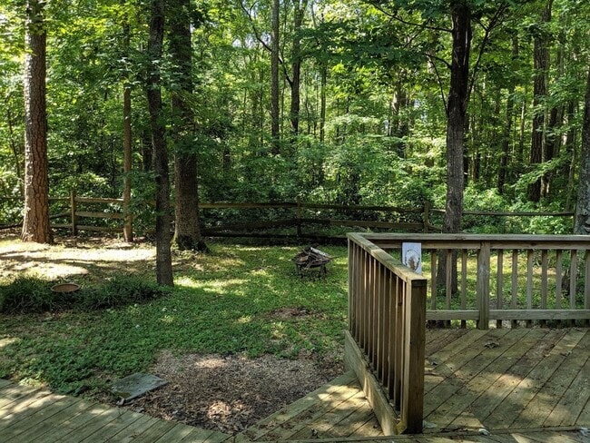 Building Photo - 3 BEDROOM 3 BATH DUPLEX NEAR MILITARY BASES