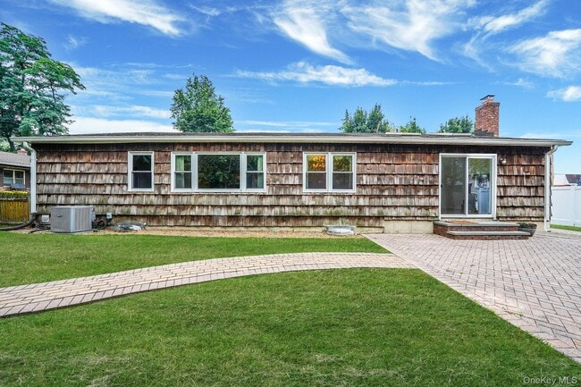 Building Photo - 386A Glen Cove Ave
