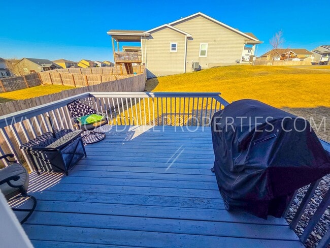 Building Photo - 3 Bed 2 Bath Home in Adel with a 3-Car Garage