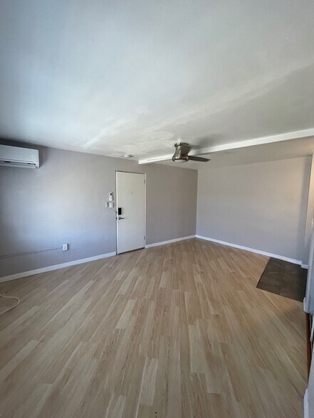 Building Photo - 1508 Dolphin St