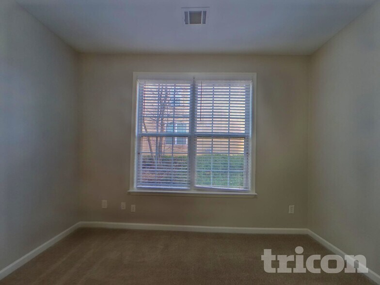 Building Photo - 482 Rutlidge Park Ln