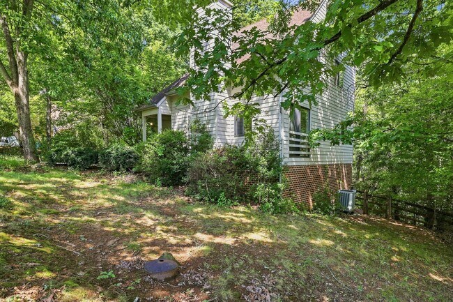 Building Photo - 322 Whispering Oaks Dr